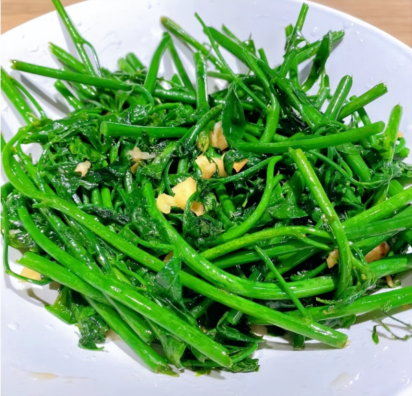 忆速配 秋天，这菜使劲吃！一清肝明目、二润燥、三安神助眠，鲜嫩别错过